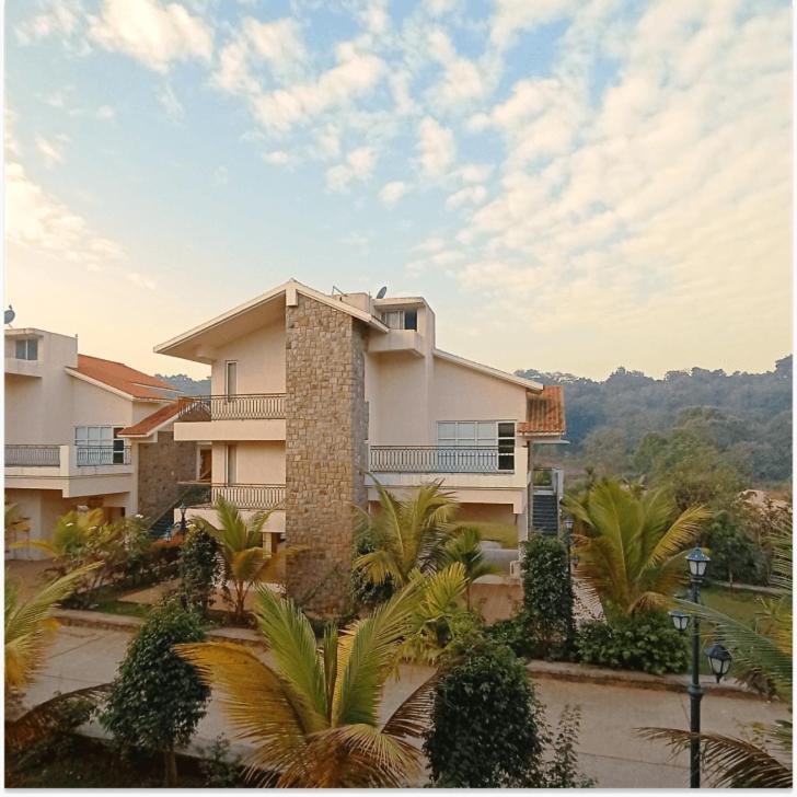 Wood Stock Acres Villa Resort Thane Exterior foto