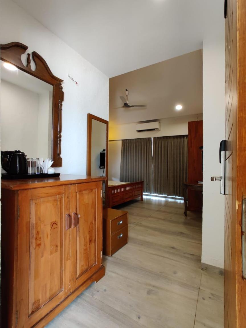 Wood Stock Acres Villa Resort Thane Exterior foto